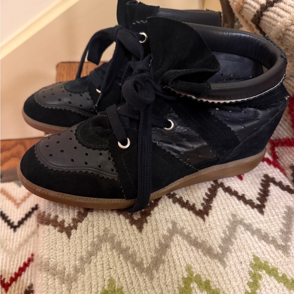 Isabel Marant Bobby Sneakers size 40
Black leather and suede